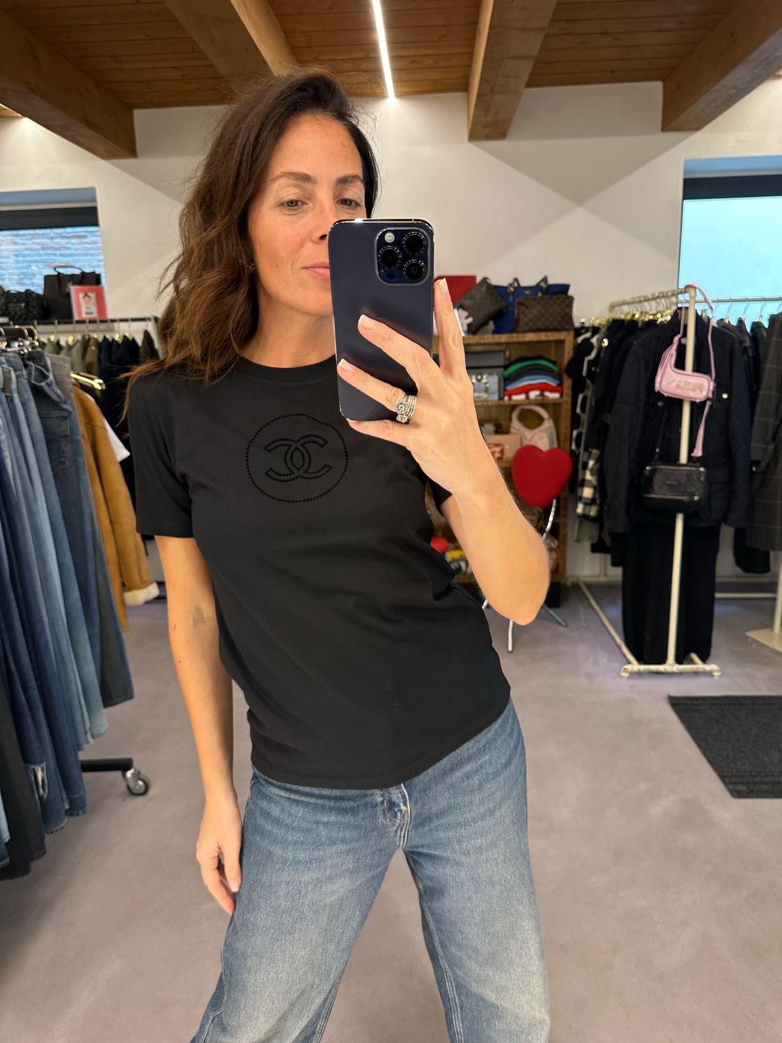 T-SHIRT CHANEL MANICA CORTA LOGO ROSONE CC TONO SU TONO