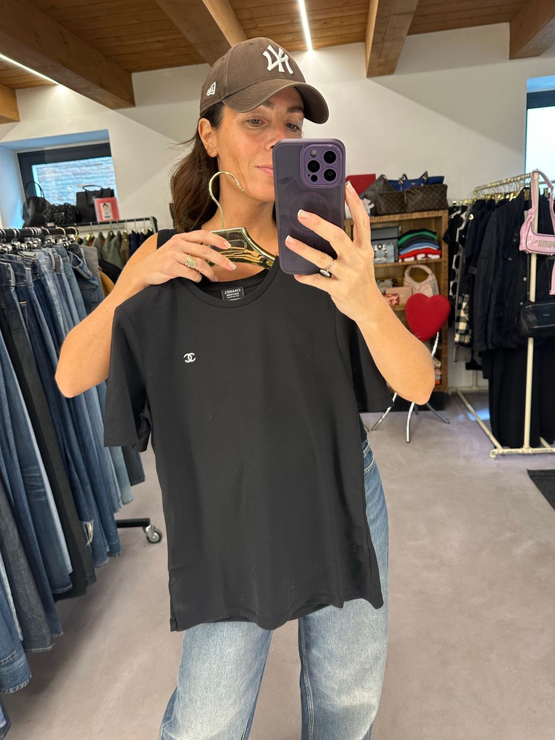 T-SHIRT CHANEL MANICA CORTA NERA LOGO RICAMATO BIANCO TG S