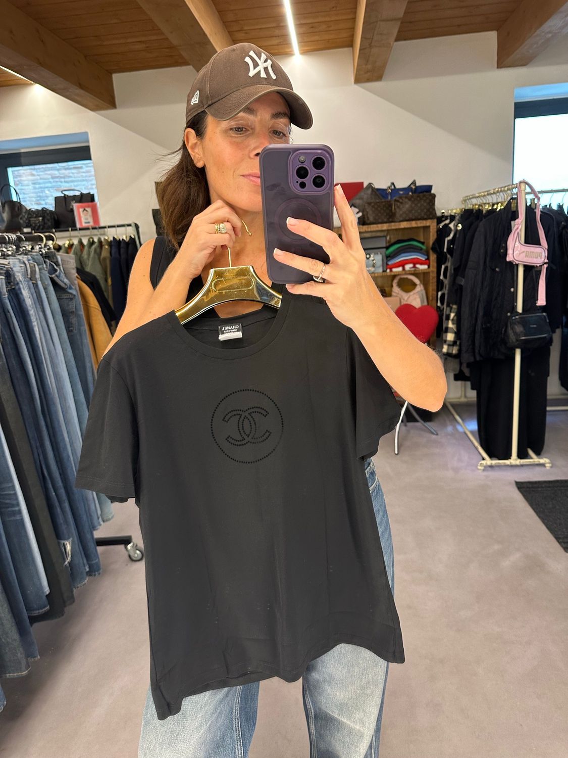 T-SHIRT CHANEL MANICA CORTA NERA LOGO CENTRALE CC TONO SU TONO TG M