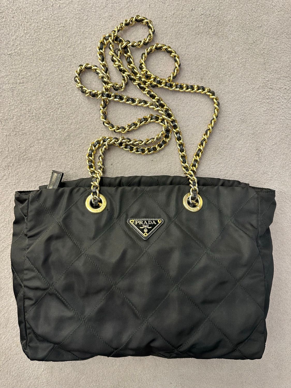 BORSA PRADA NYLON TRAPUNTATO NERO DOPPIA CATENA ORO