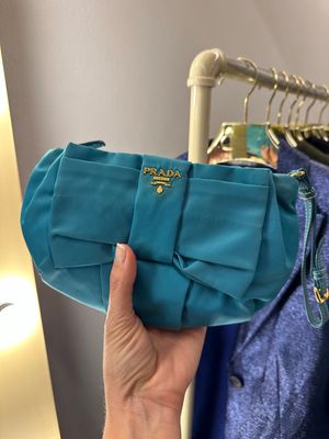 CLUTCH CON MANIGLIA PRADA NYLON TURCHESE LOGO LETTERING