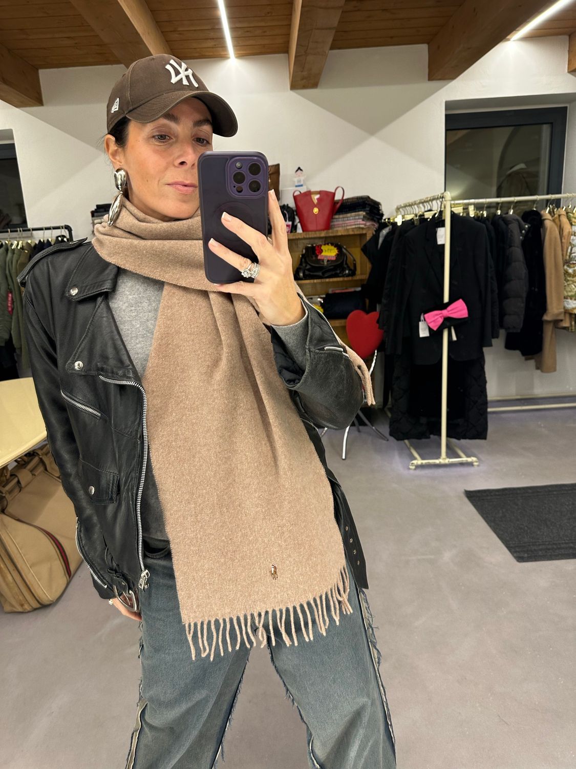 SCIARPA RALPH LAUREN PURA LANA FORMATO GRANDE CON FRANGIA E CAVALLINO DETTAGLIATO BEIGE