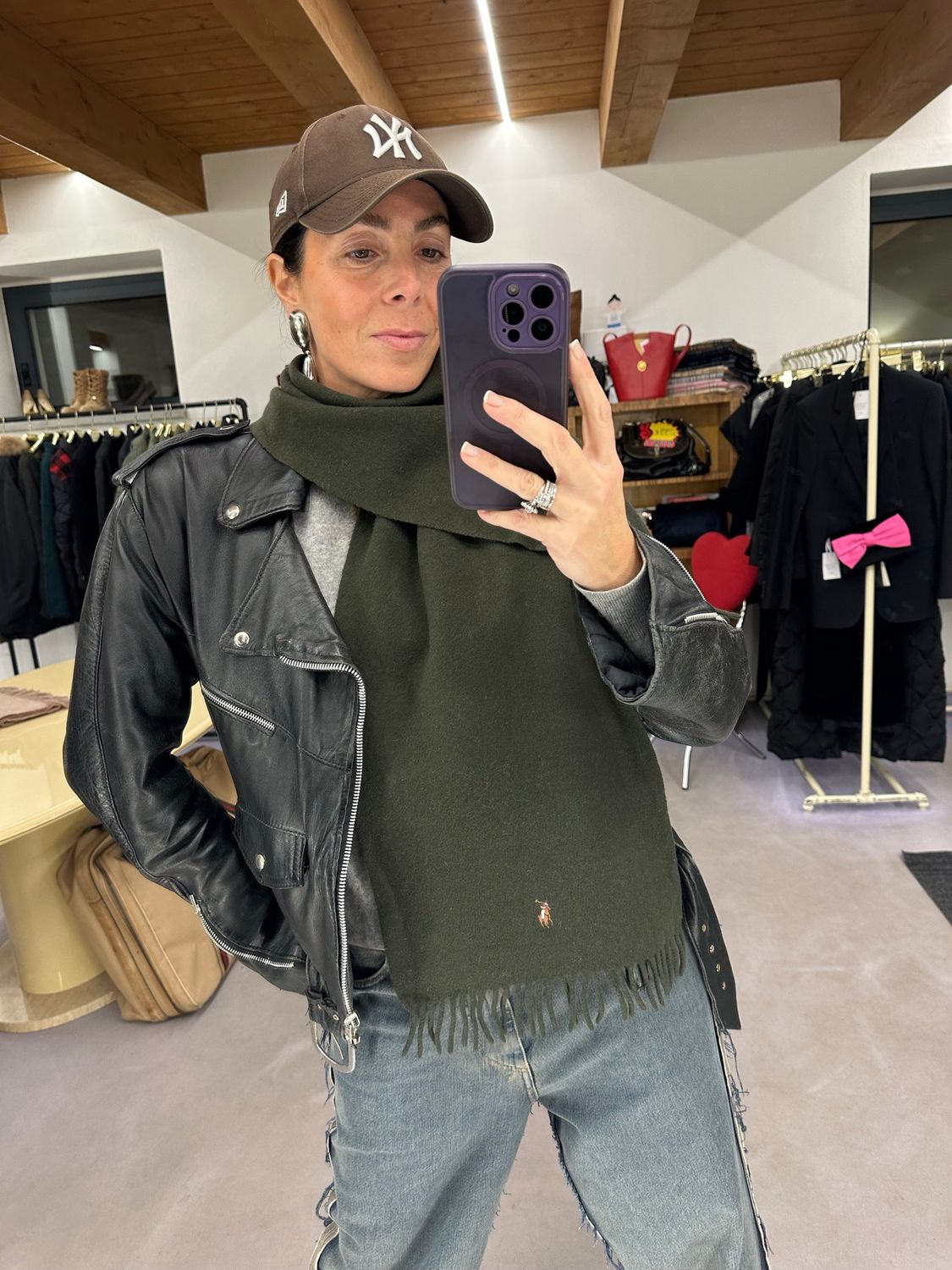 SCIARPA RALPH LAUREN PURA LANA FORMATO GRANDE CON FRANGIA CAVALLINO DETTAGLIATO VERDE SCURO UNISEX