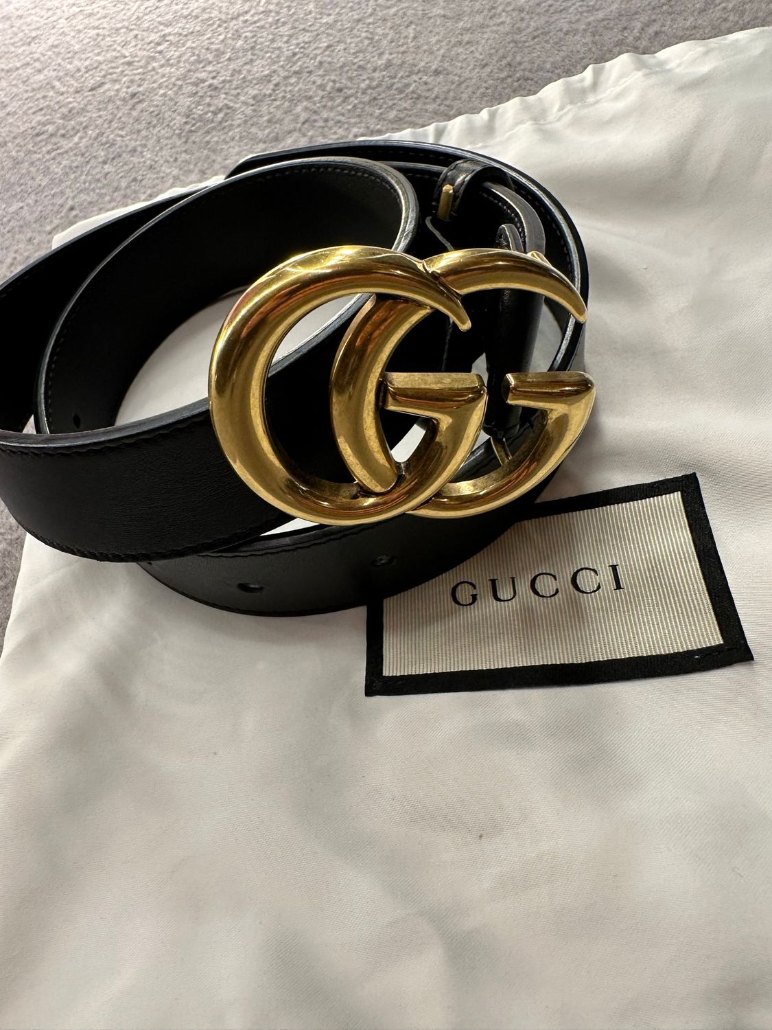 CINTA GUCCI PELLE NERA LOGO ORO MARMONT
