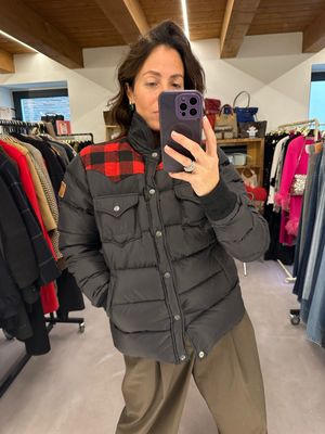 PIUMINO NERO DETTAGLIO TARTAN