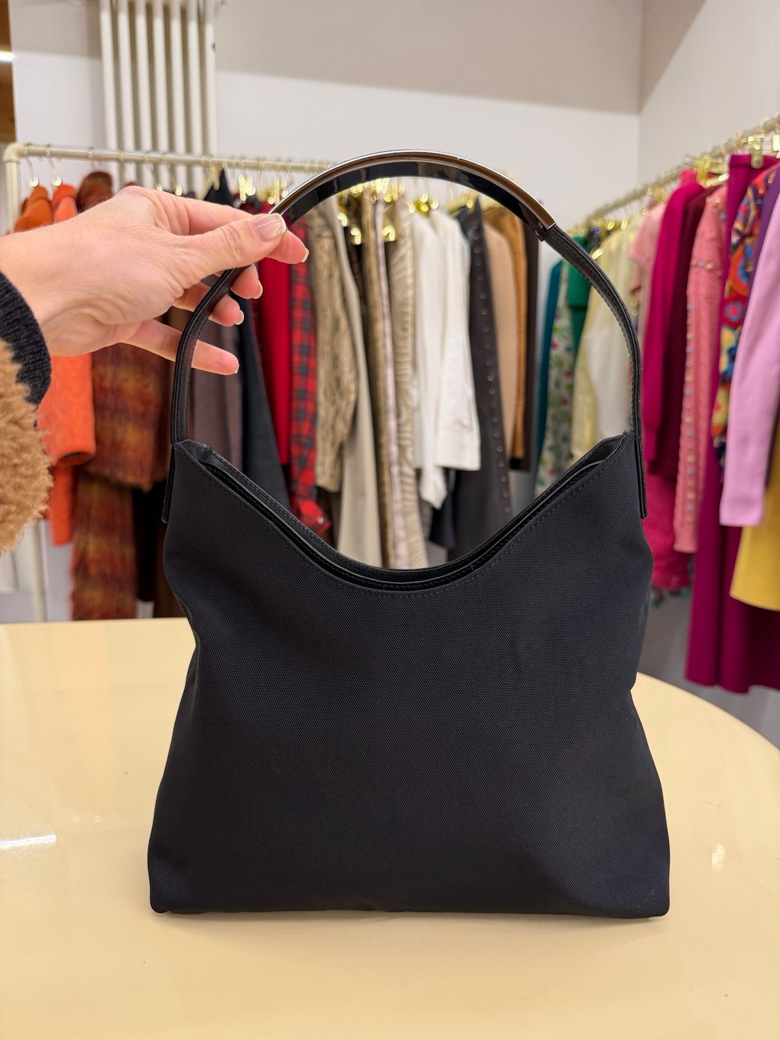 HOBO GUCCI TELA NERA E MANICO IN PELLE CON RINFORZO METALLO ARGENTO