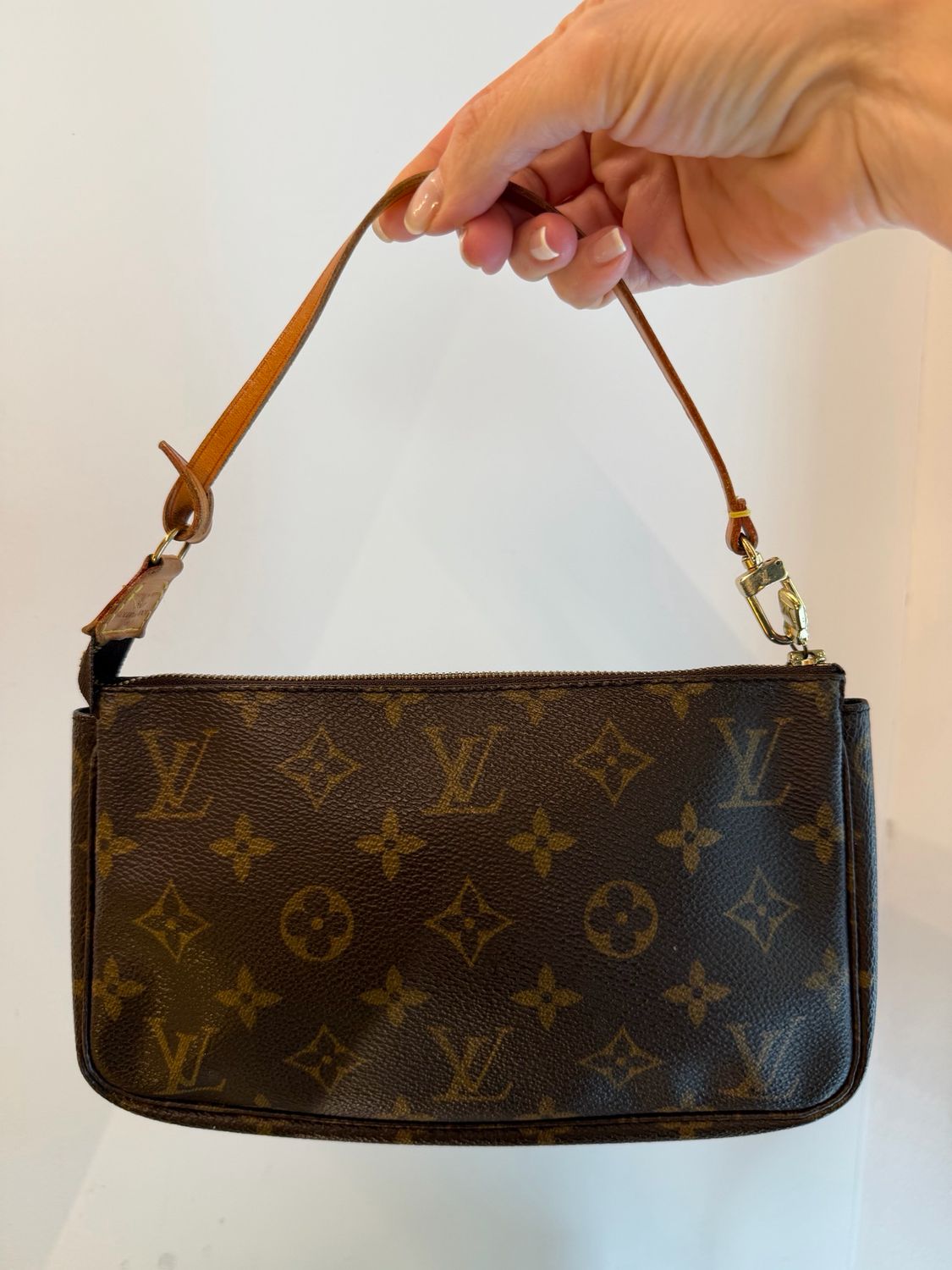 LOUIS VUITTON POCHETTE ACCESSOIRES