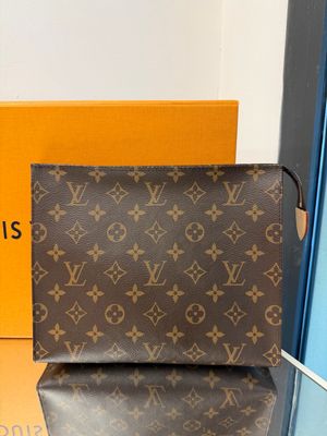 LOUIS VUITTON TOILETTE 26