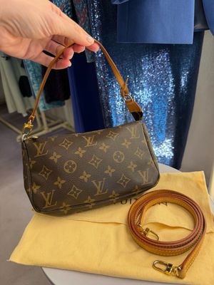 LOUIS VUITTON POCHETTE ACCESSOIRES CON TRACOLLA LUNGA