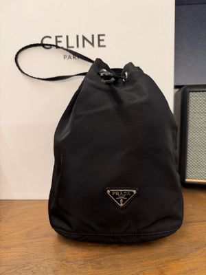 NECESSAIRE PRADA A SACCHETTO NYLON NERO