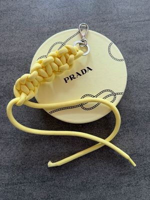 CHARM PRADA GIALLO