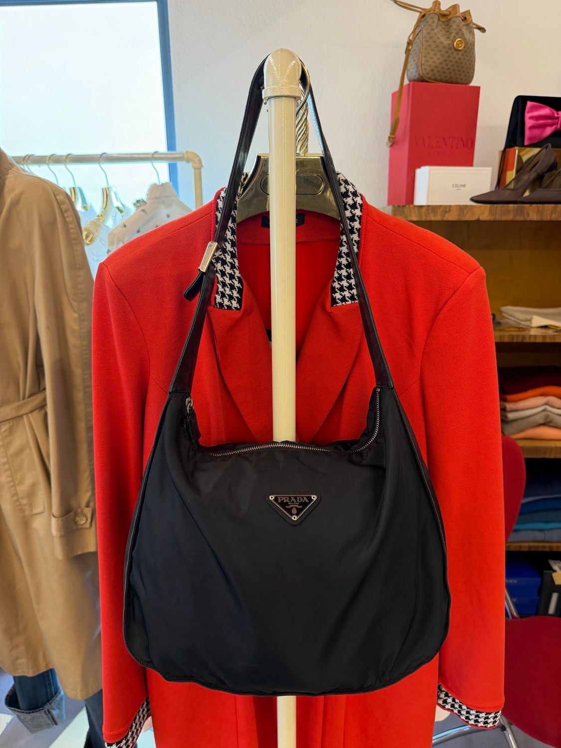 BORSA A SACCA PRADA NYLON E PELLE NERA