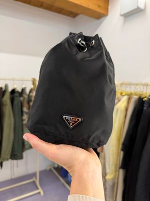 NECESSAIRE PRADA A SACCHETTO NYLON NERO