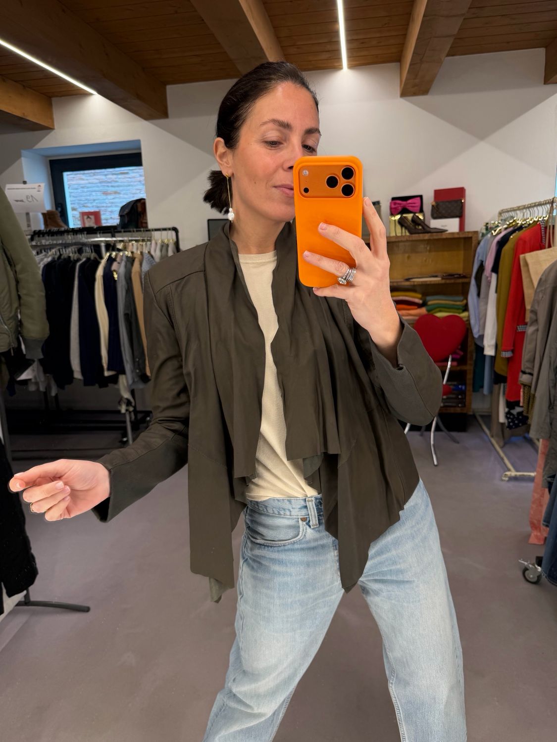 GIACCHINA IN VERA PELLE FANGO MUUBA