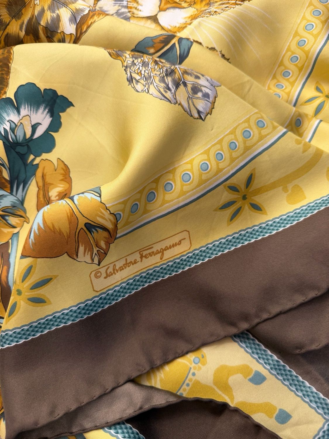 FOULARD FERRAGAMO PURA SETA FANTASIA ANIMALIER