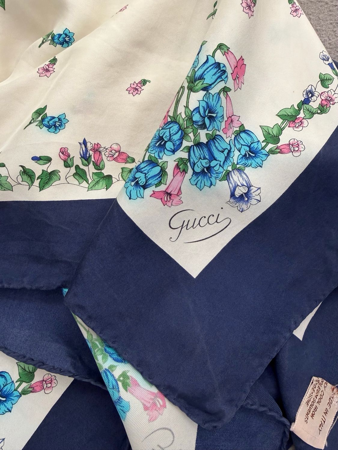 FOULARD GUCCI FLORA SMALL PURA SETA