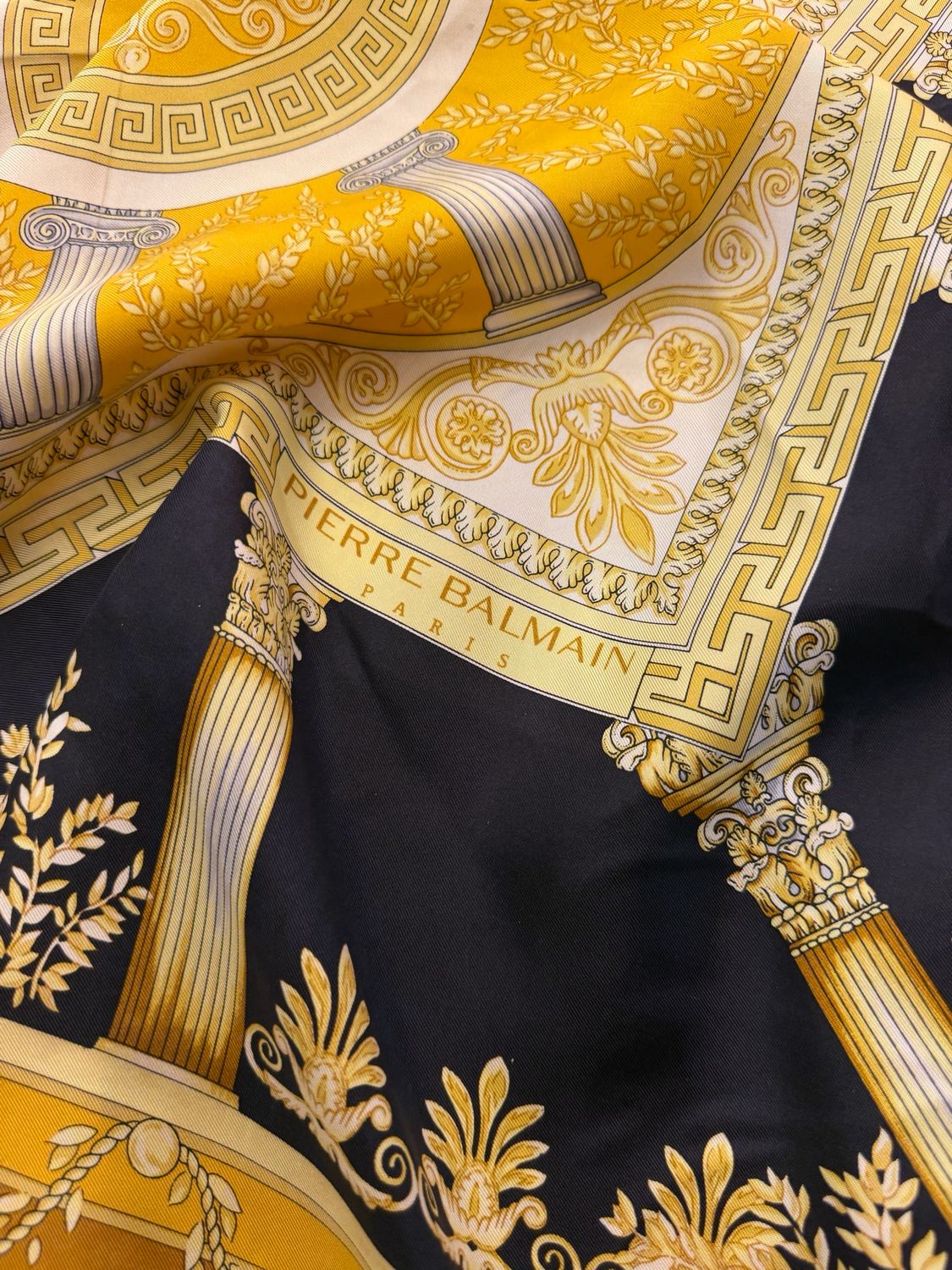 FOULARD PIERRE BALMAIN ORO/NERO