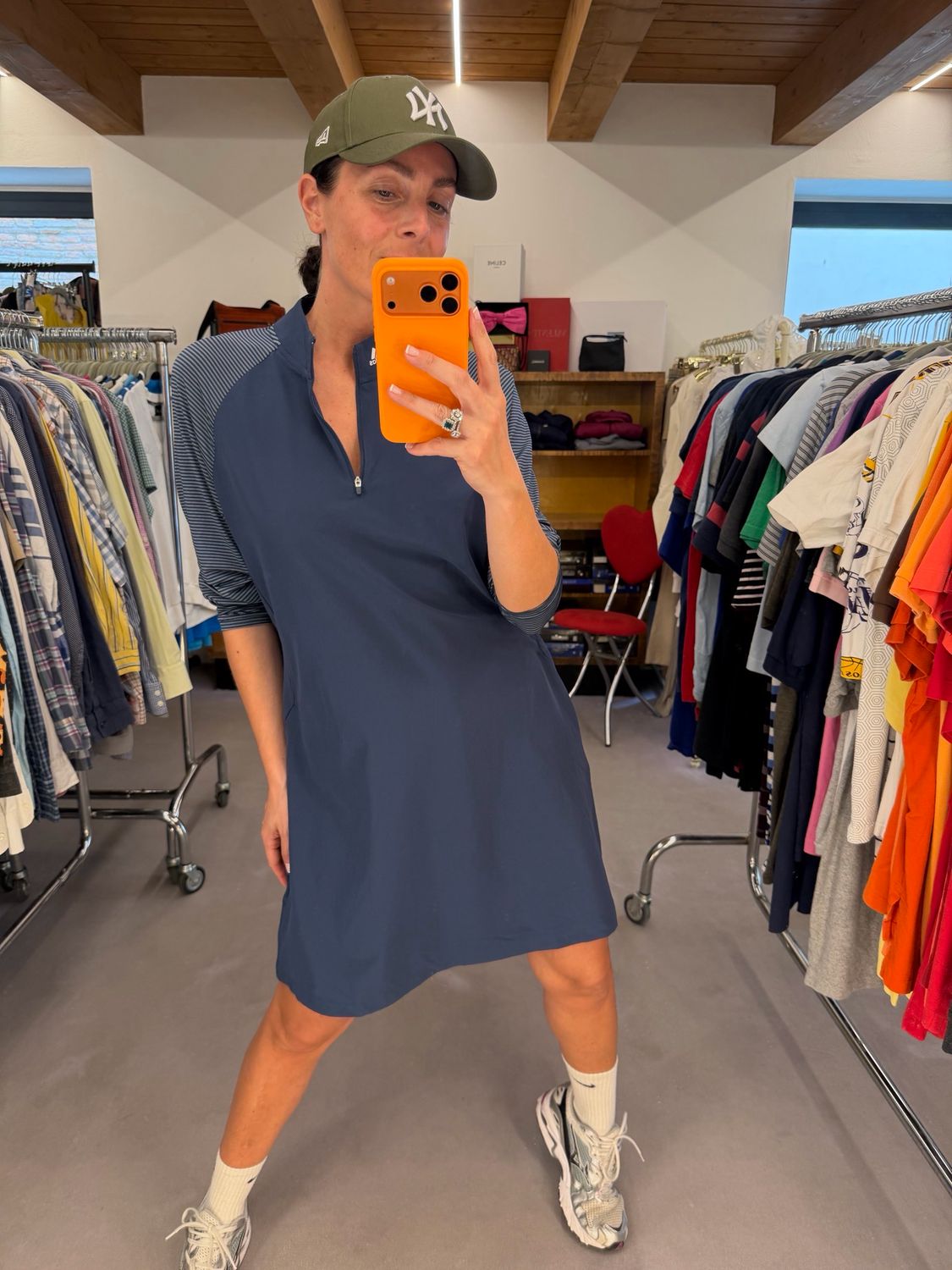 ABITO ADIDAS TESSUTO TECNINO BLU CHIARO 