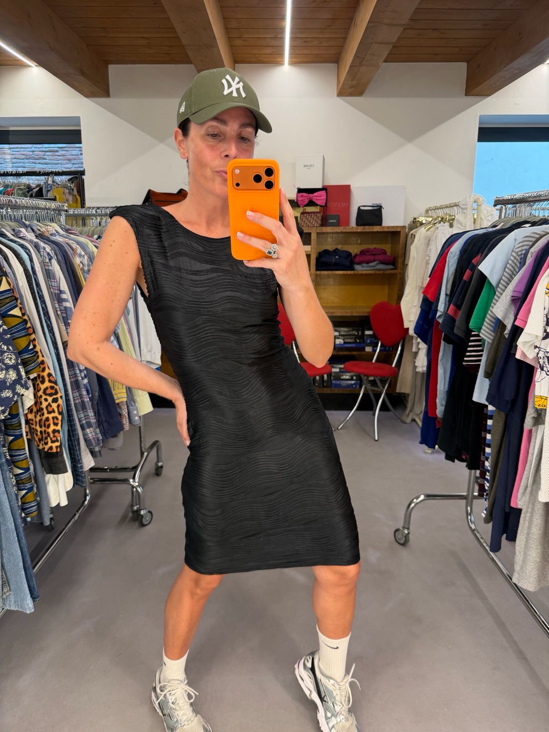 TUBINO GUESS NERO TESSUTO A ONDE