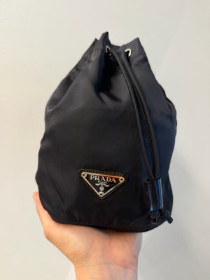 NECESSAIRE A SACCHETTINO PRADA NYLON NERO