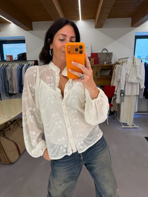 CAMICIA DOPPIATA BIANCA CON RICAMI CAMICIA DOPPIATA BIANCA CON RICAMI