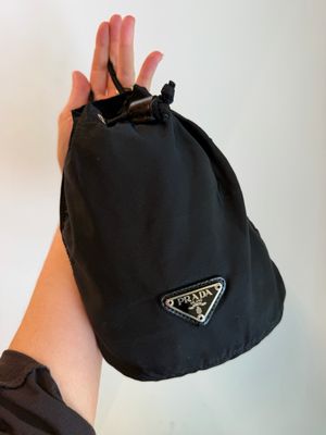 NECESSAIRE A SACCHETTINO PRADA NYLON NERO VINTAGE