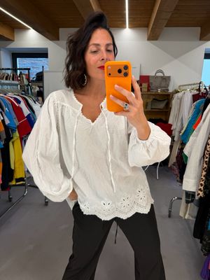 CAMICIA COTONE GARZATO LACCETTI AL COLLO PIZZO SUL FONDO E MANICHE A PALLONCINO