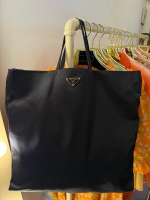 SHOPPER PRADA NERA TESSUTO DI SETA SHOPPER PRADA NERA TESSUTO DI SETA