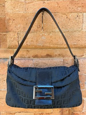 BAGUETTE FENDI MONOGRAM ZUCCHINO NERO BAGUETTE FENDI MONOGRAM ZUCCHINO NERO