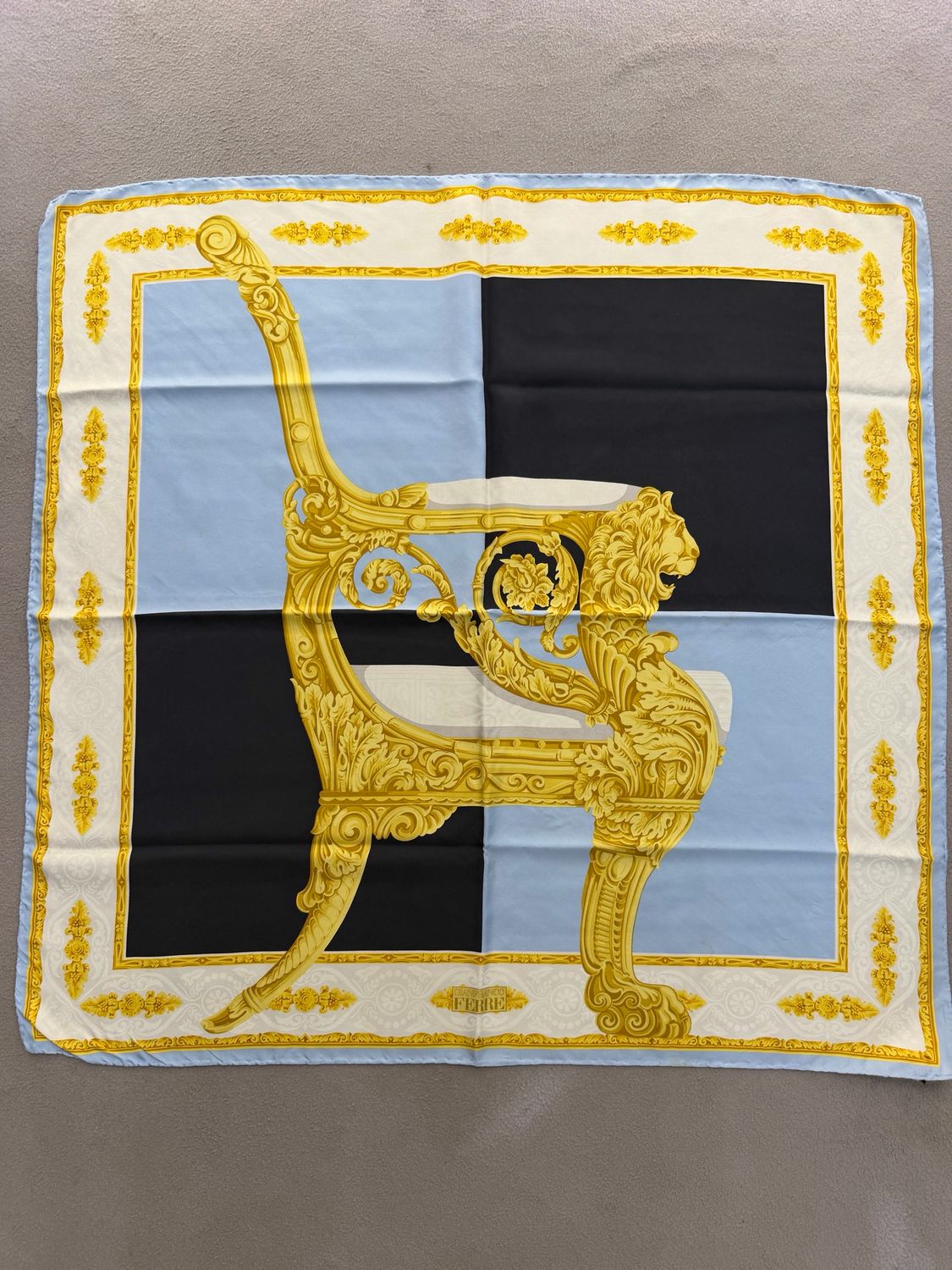 FOULARD FERRE 