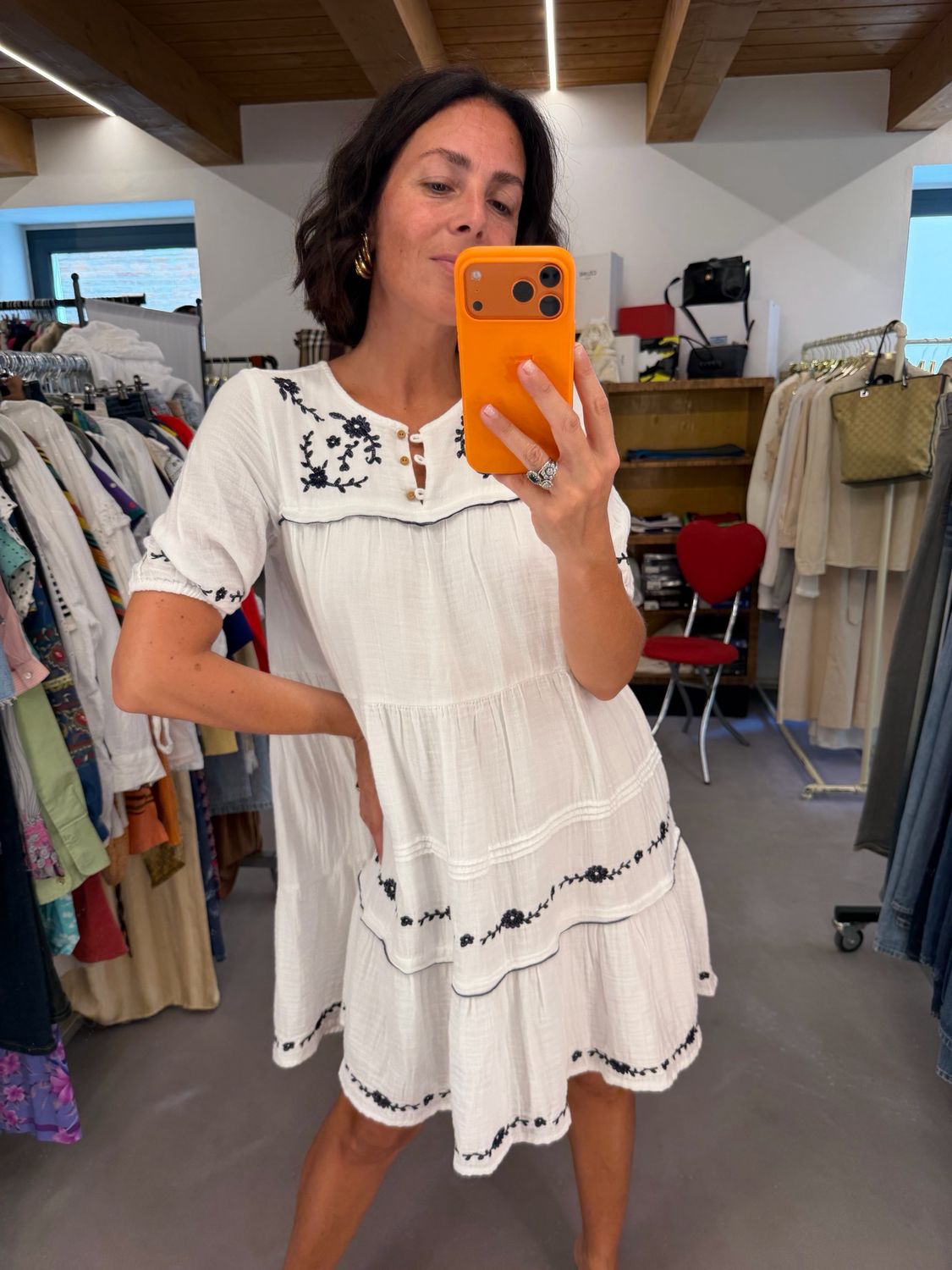 ABITO MIDI GUESS MUSSOLA E RICAMI 49EURO
