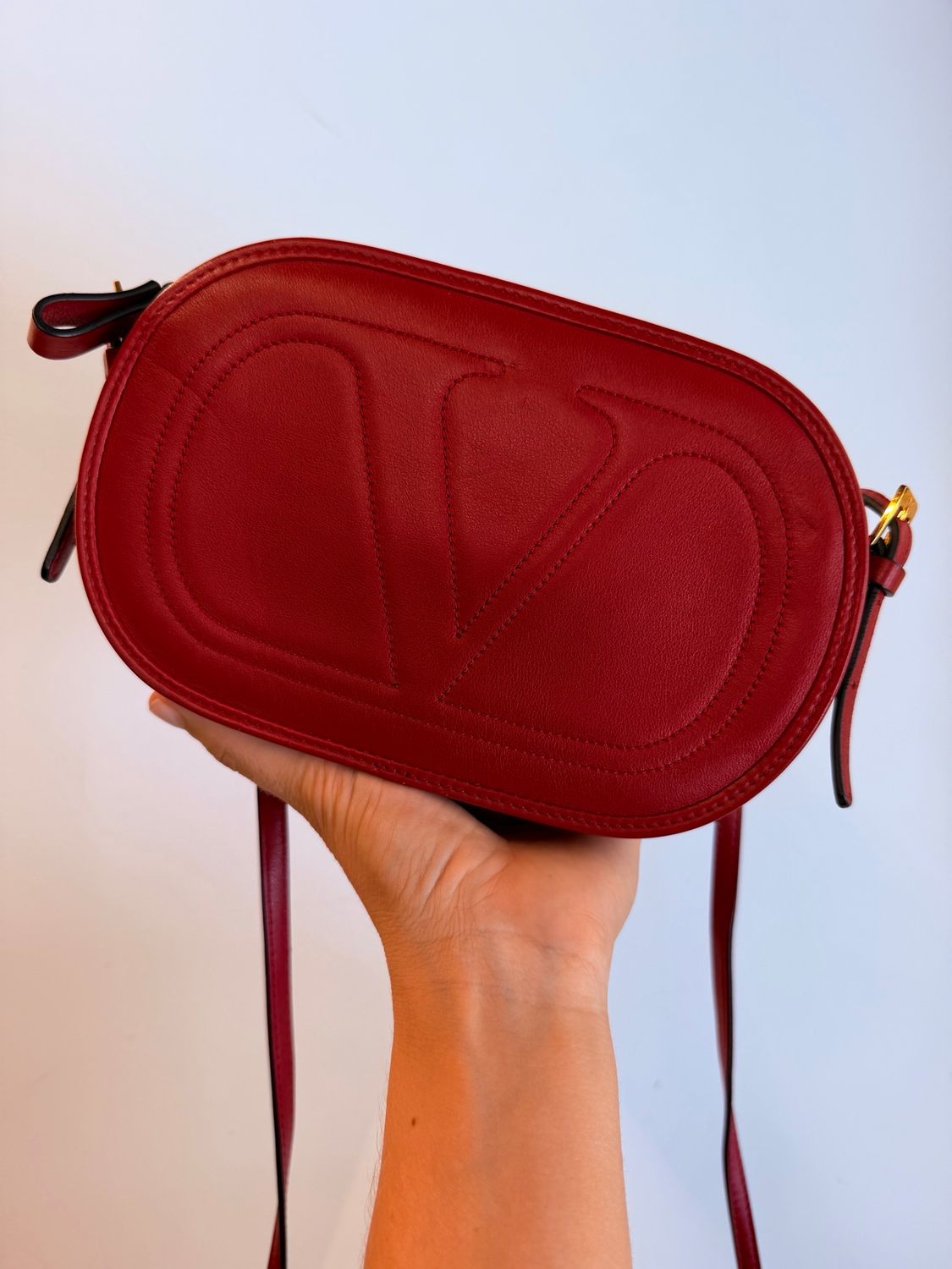TRACOLLA VALENTINO LOGO OVALE PELLE ROSSO PORPORA 