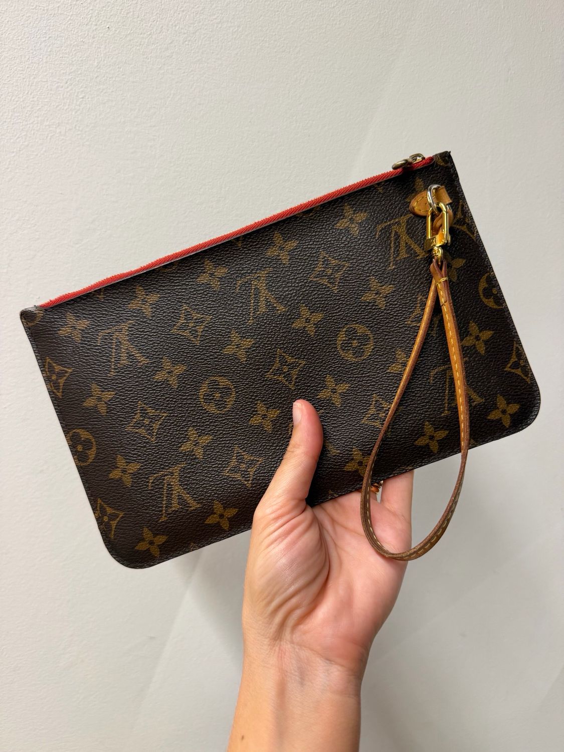 POCHETTE LOUIS VUITTON NEVERFULL CERISE