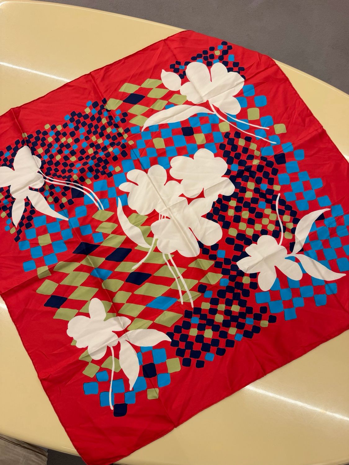FOULARD GIVENCHY FLOREALE CON GEOMETRIE 79X79