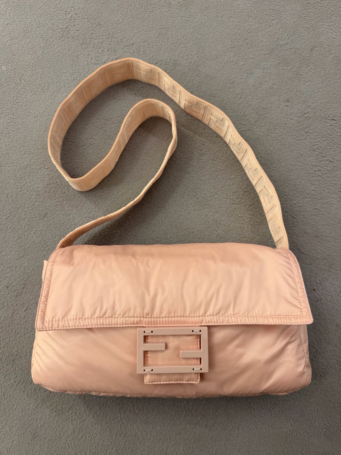 BAGUETTE FENDI CON KWAY