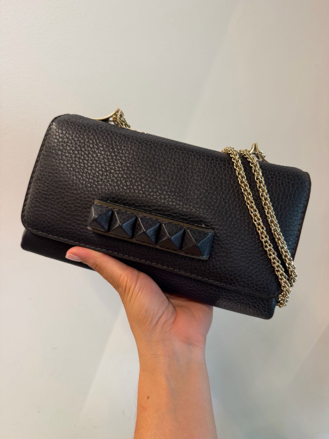 BORSA VALENTINO GARAVANI ROCKTUD MAXI BORCHIE IN PELLE