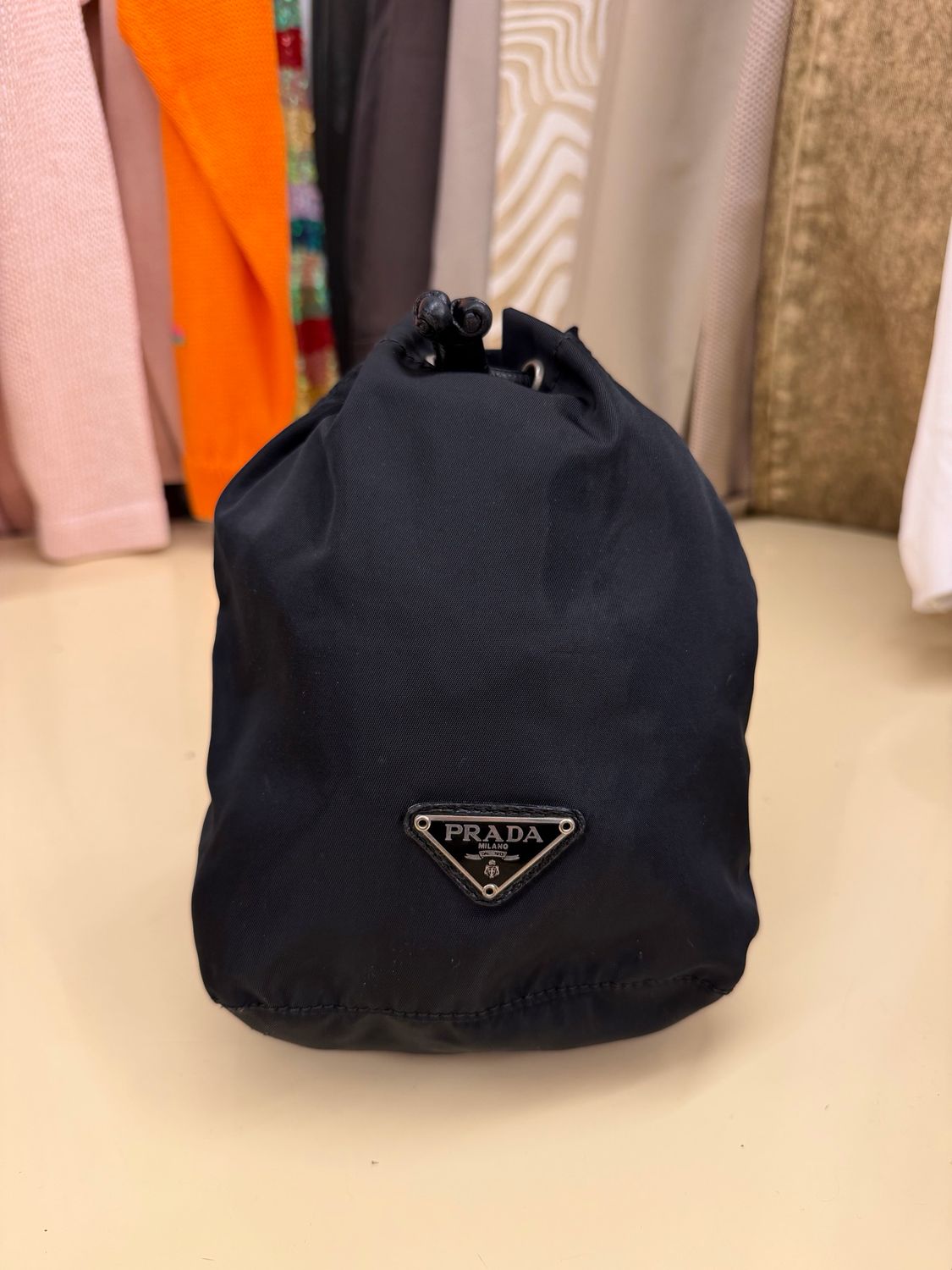 NECESSAIRE A SACCHETTINO PRADA NYLON NERO CORDINO IN PELLE