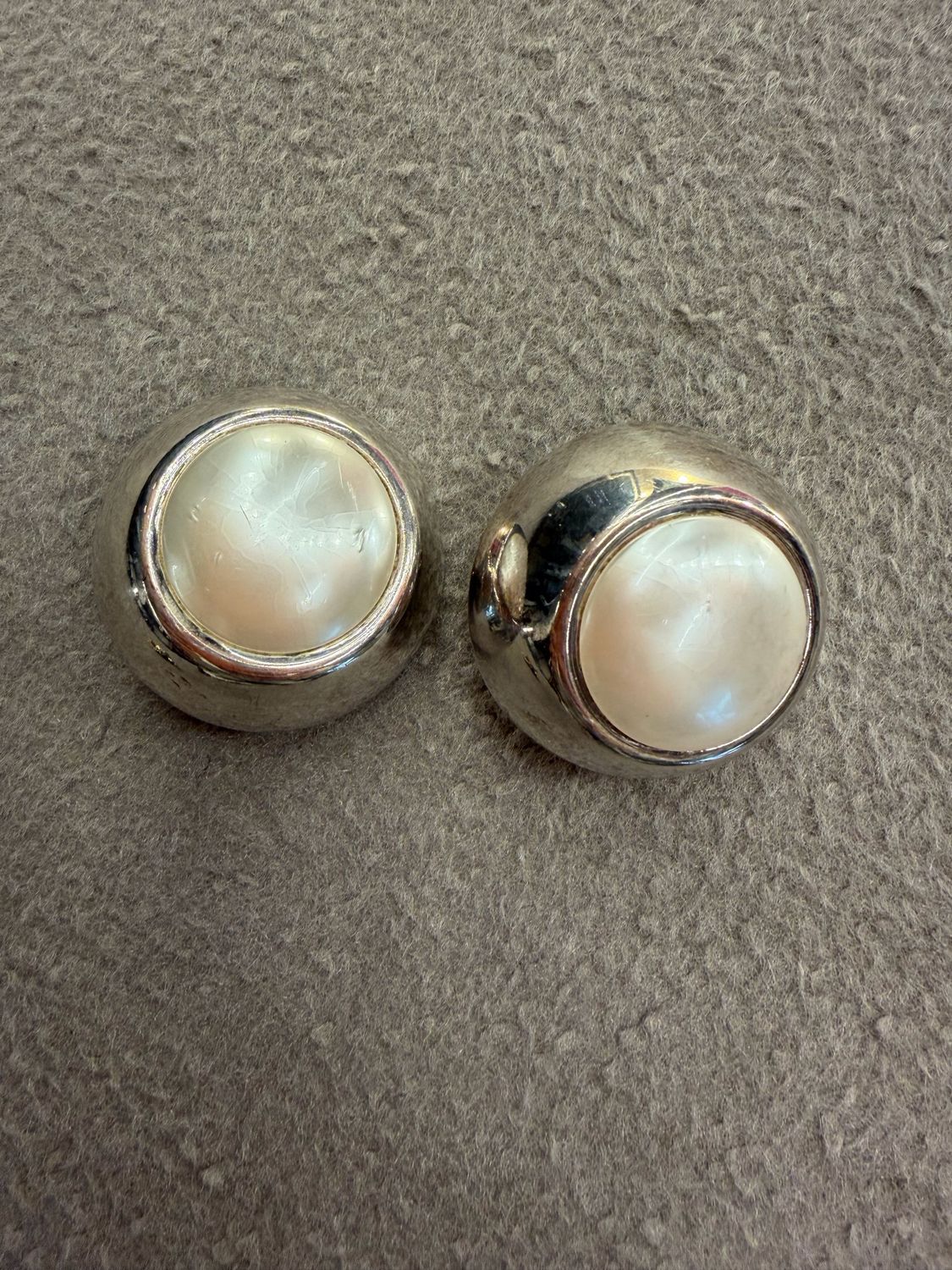 ORECCHINI VINTAGE CON CLIP MAXI PERLA E PROFILO ARGENTO
