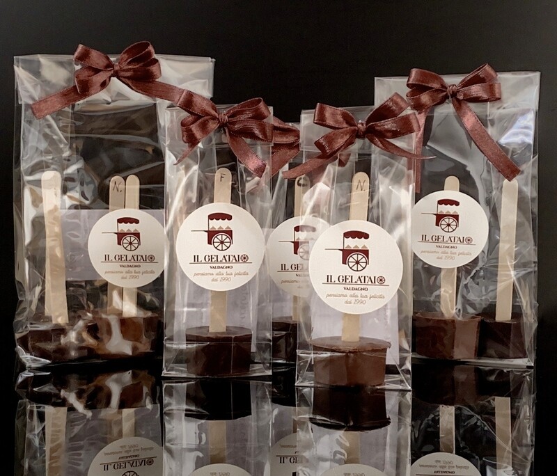 Cioccolato in tazza "su stecco" con fave di cacao macinate a pietra 🌱Vegan Cioccolato in tazza "su stecco" con fave di cacao macinate a pietra 🌱Vegan