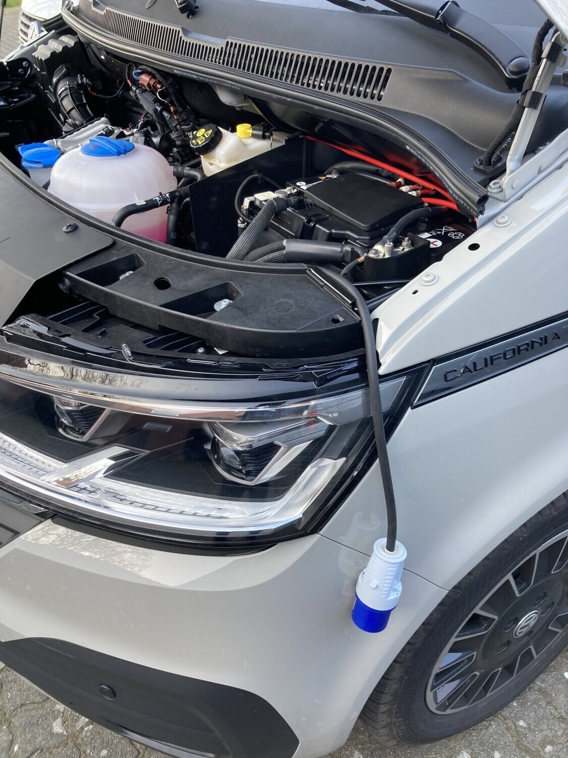 230-Volt-Außenstrom-Anschluss VW T5/6/6.1 Festeinbau