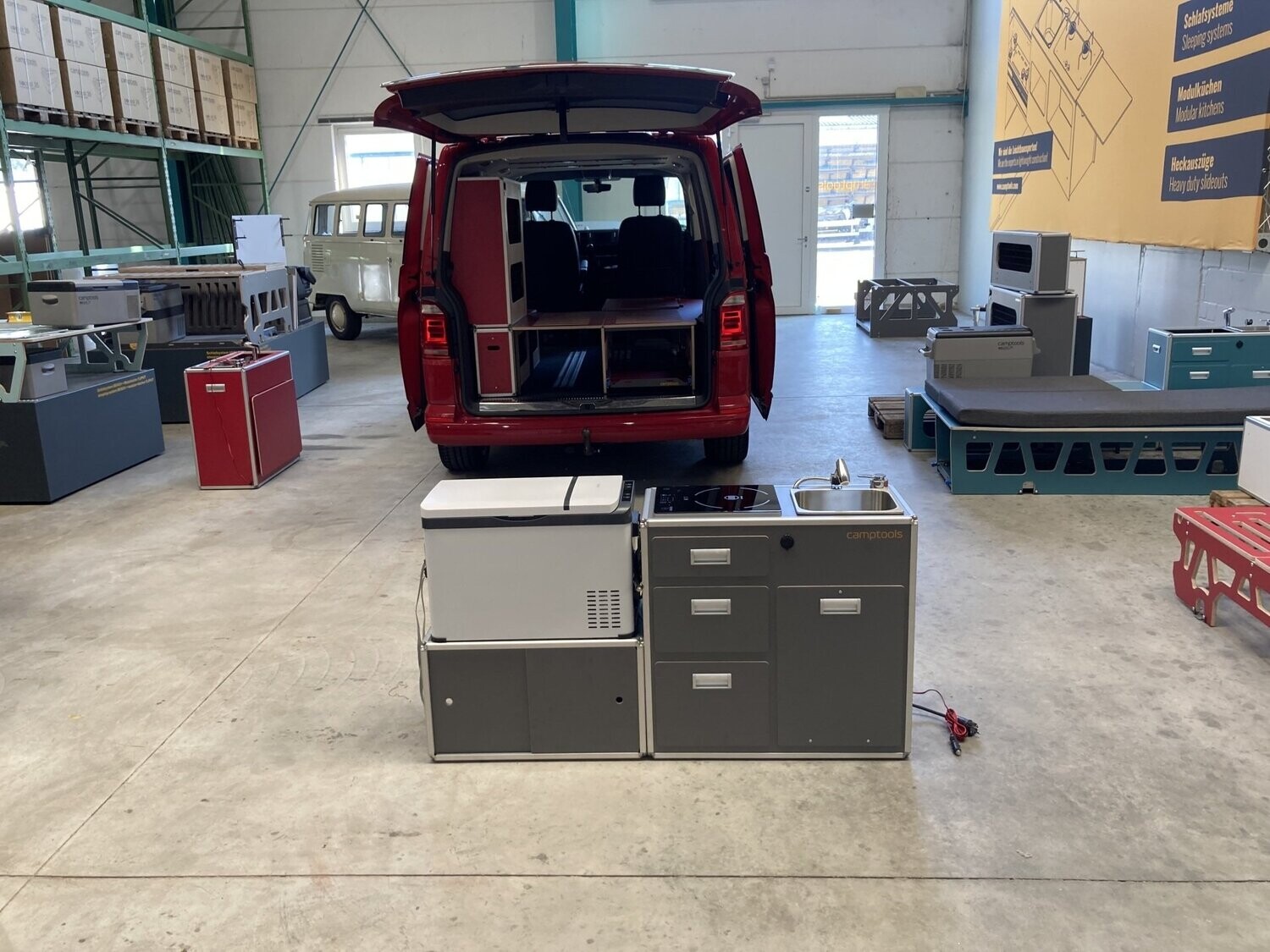 Küchenmodul Centerline für neuen Multivan mit opt.  Induktions-Kochfeld