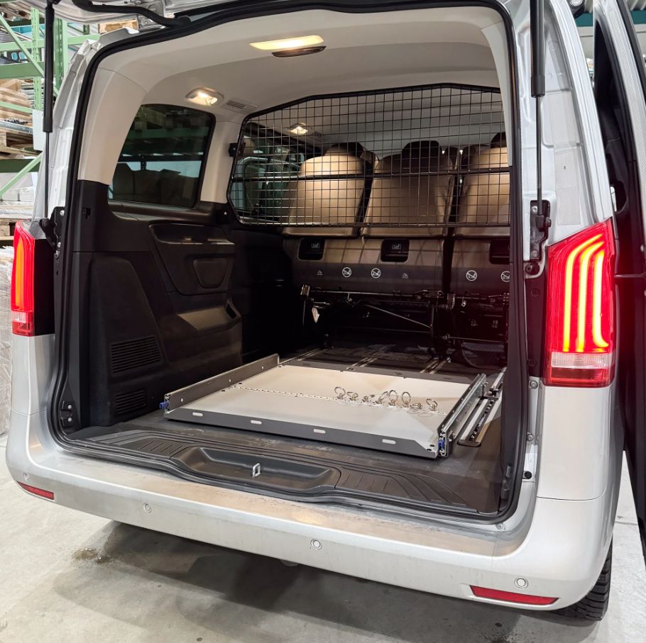 Heckauszug Airline für Mercedes Vito