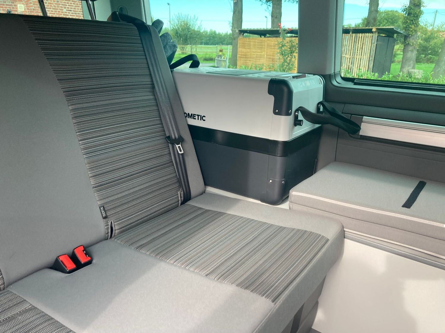 Kühlbox DOMETIC CFX 28 modifiziert - neuwertiges Fotomuster