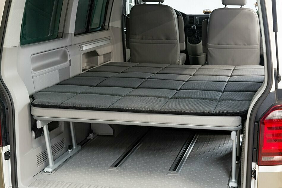 Komfortauflage VW T5/6/6.1 für 2er-Bank mit Staubox Komfortauflage VW T5/6/6.1 für 2er-Bank mit Staubox