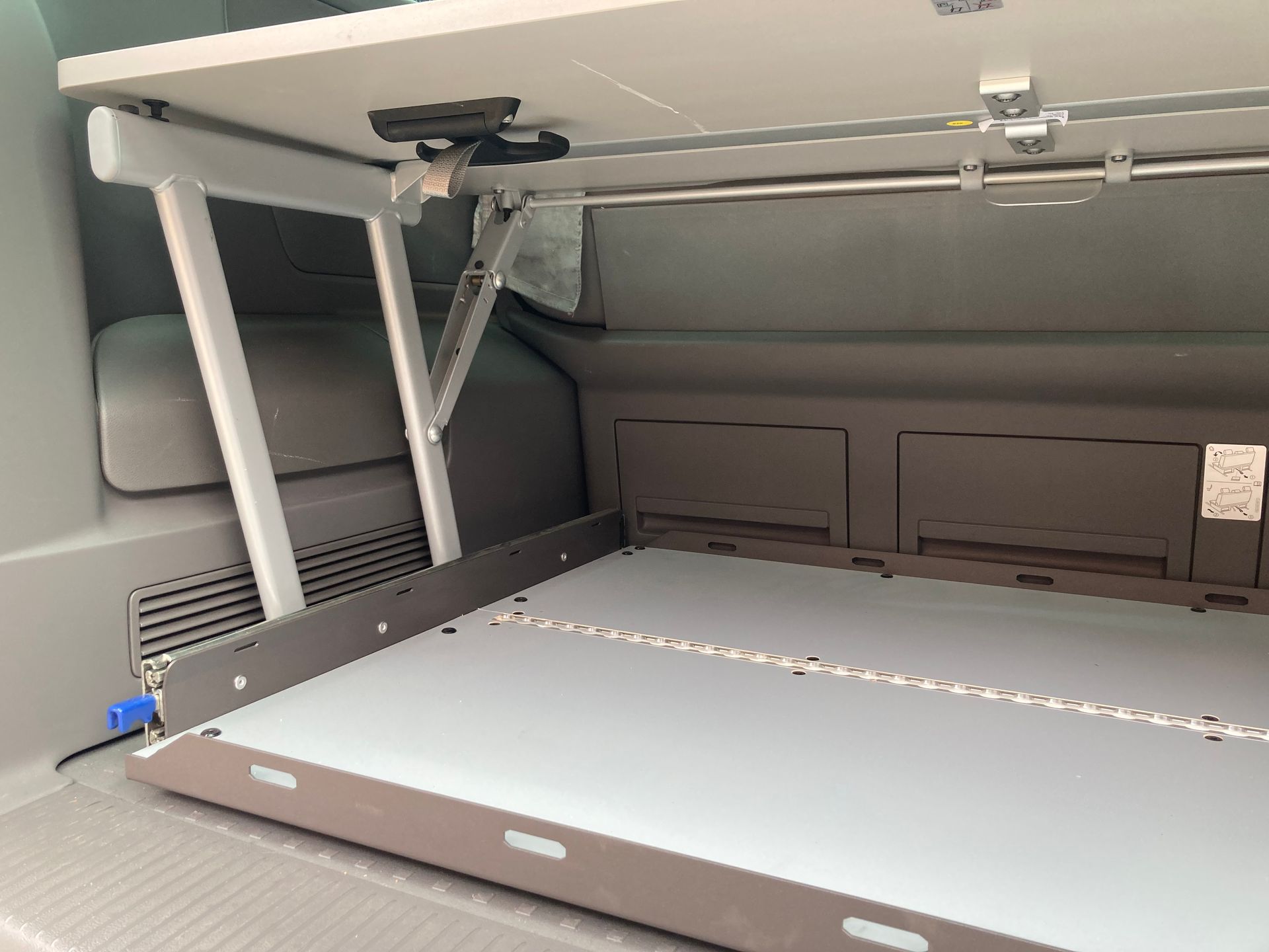 Heckauszug Airline für VW T5/T6/T6.1 Multivan & California Beach