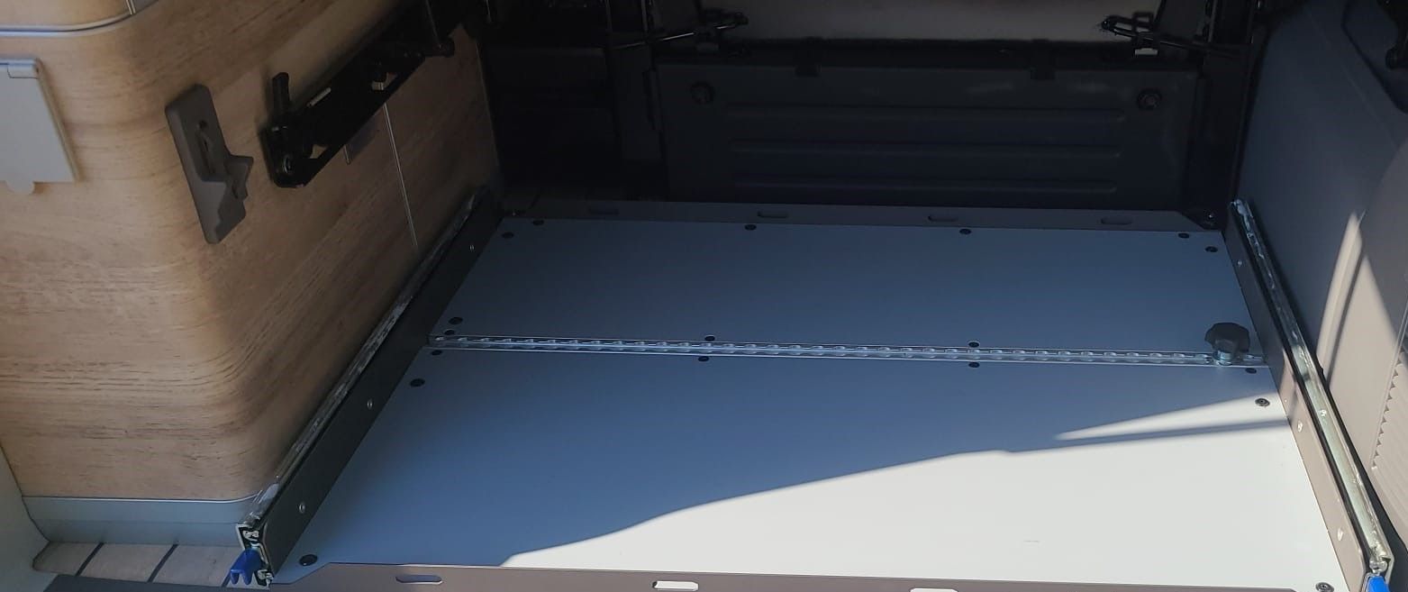 Heckauszug VW T5/6/6.1 California Coast/Ocean mit eingebauter Ladegut-Sicherungsschiene