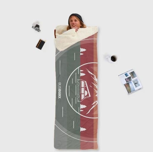 VOITED flauschige 4 in1 Indoor/Outdoor Camping Decke mit Bulli-Motiv