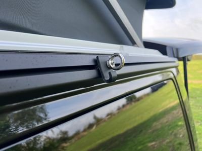 Haken mit Ringöse für VW Kederschiene