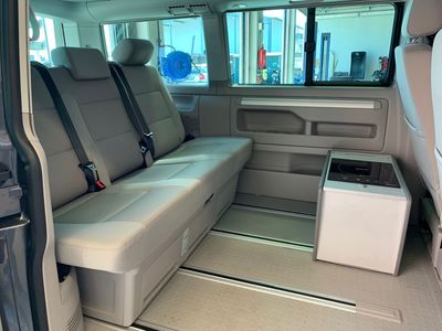 VW Staubox mit Induktions-Kochfeld für WoMo-Zulassung