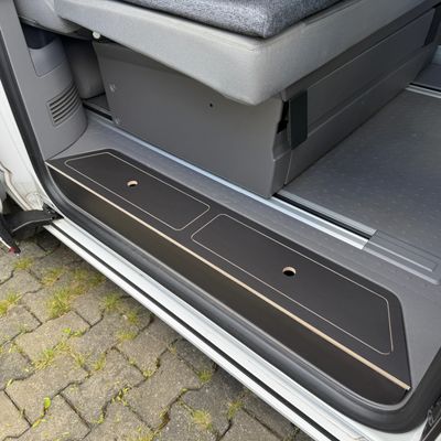 Trittstufeneinsatz für VW T5/T6/T6.1 für Multivan & California Trittstufeneinsatz für VW T5/T6/T6.1 für Multivan & California